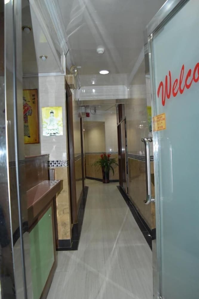 hong kong astronauts hotel