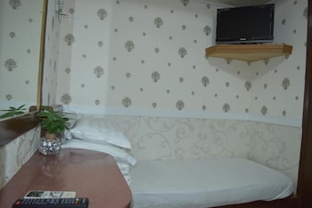 hong kong astronauts hotel