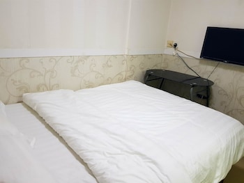 hong kong astronauts hotel