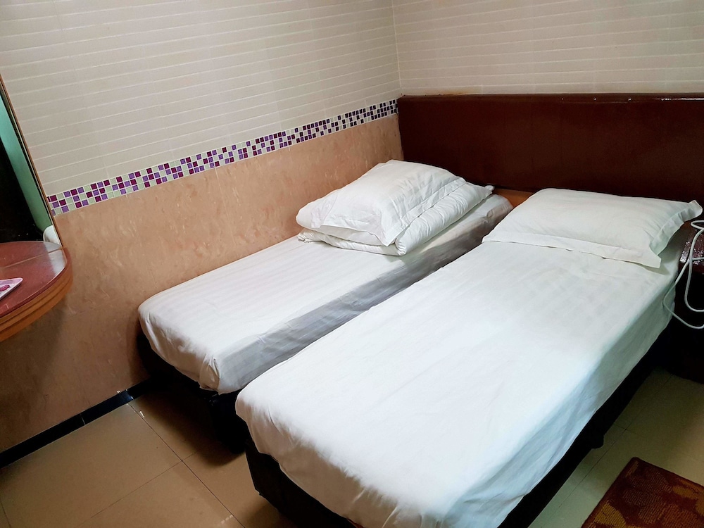 hong kong astronauts hotel