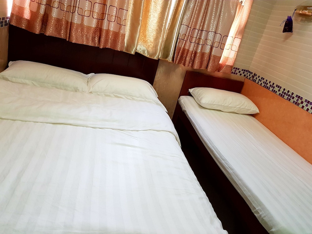 hong kong astronauts hotel