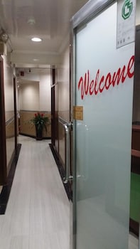 hong kong astronauts hotel