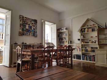 ratones de biblioteca hostel