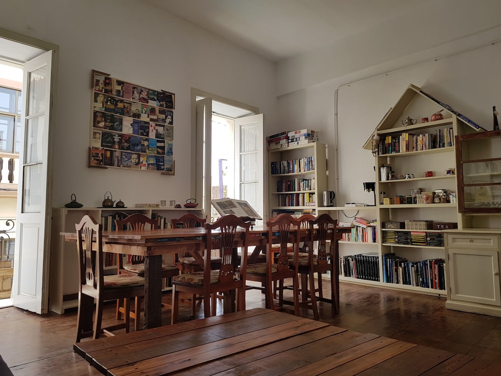ratones de biblioteca hostel