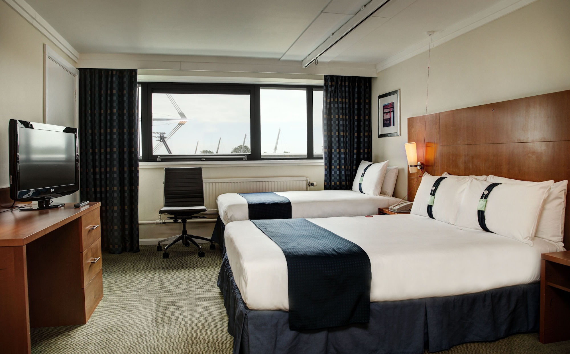 holiday inn cardiff city centre by ihg