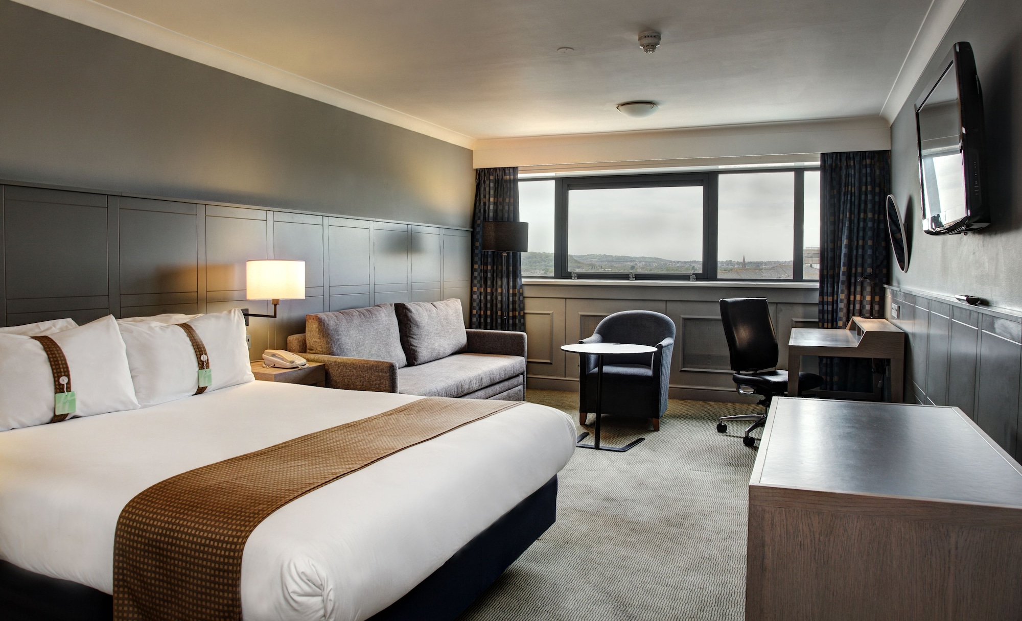 holiday inn cardiff city centre by ihg