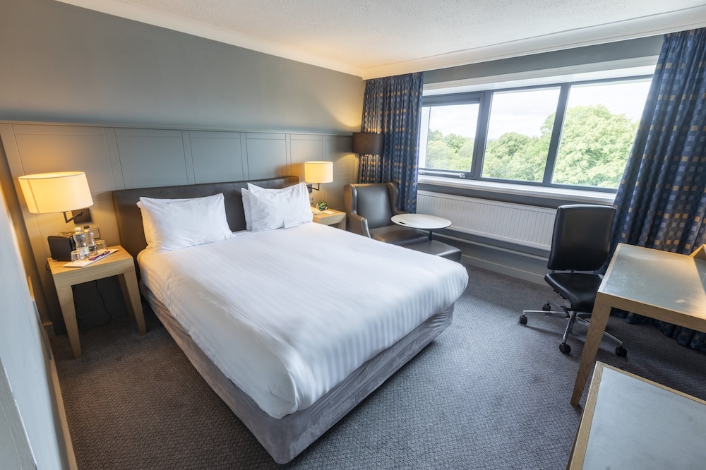holiday inn cardiff city centre by ihg