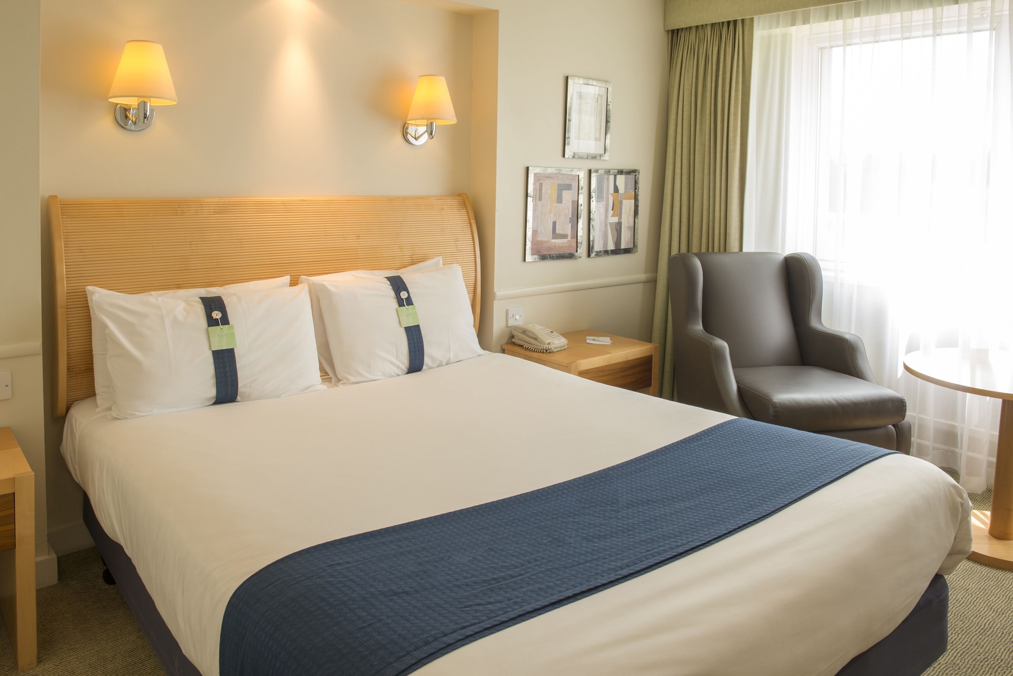 holiday inn cardiff city centre by ihg