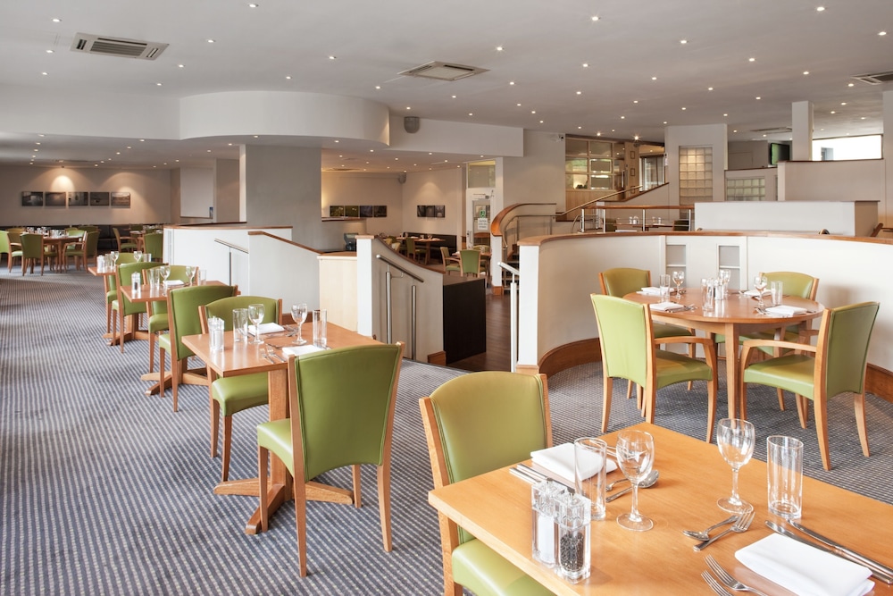 holiday inn cardiff city centre by ihg