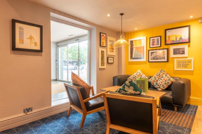 holiday inn cardiff city centre by ihg