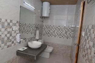 resort extreme village