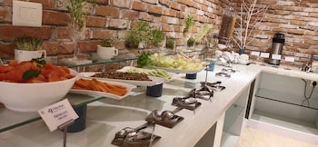 v one hotel ambara elite