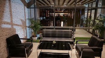 v one hotel ambara elite