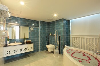 the silvertips kothamangalam ayurvedic resort and convention centre