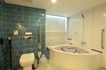 the silvertips kothamangalam ayurvedic resort and convention centre