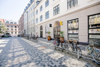 aperon apartment hotel