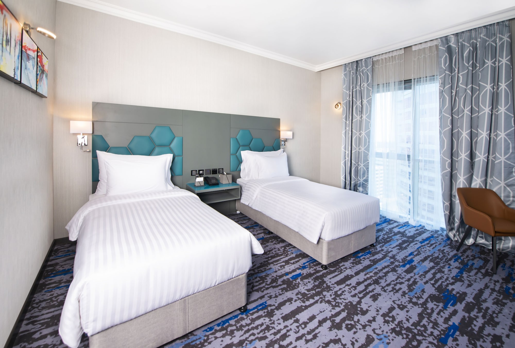edge creekside hotel