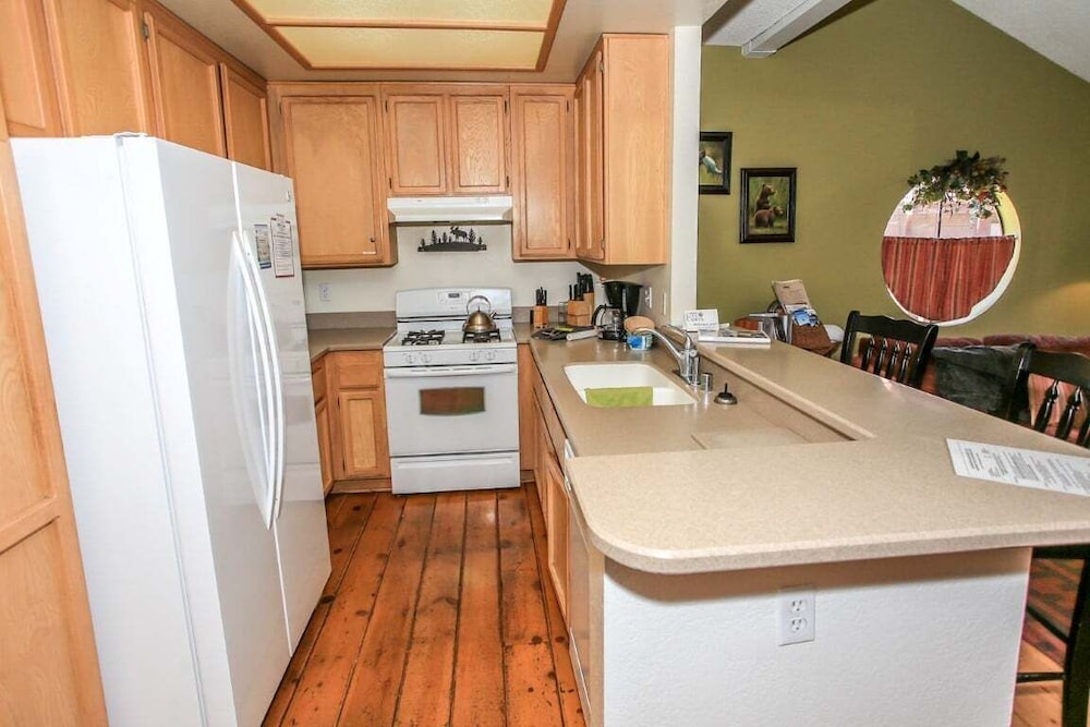 brown bears den condo
