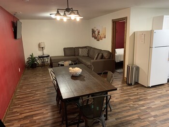 trailhead suites