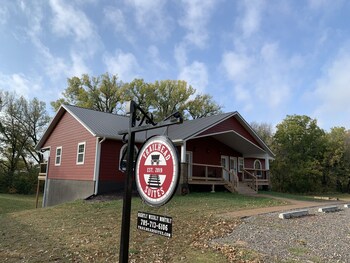trailhead suites