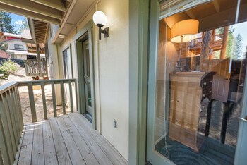 bear mountain escape condo