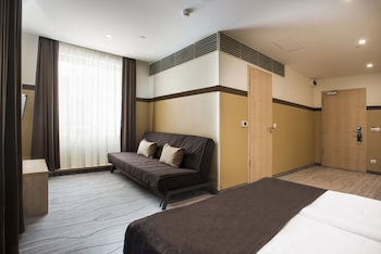 promenade city hotel