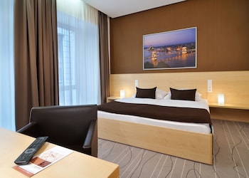 promenade city hotel