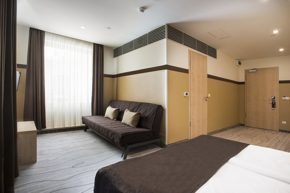 promenade city hotel