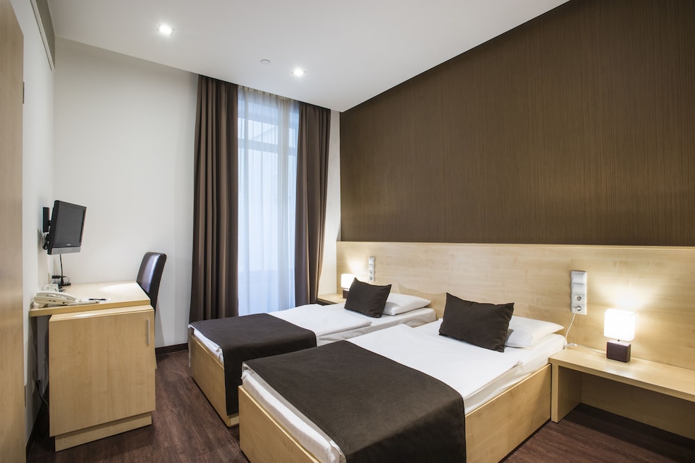 promenade city hotel