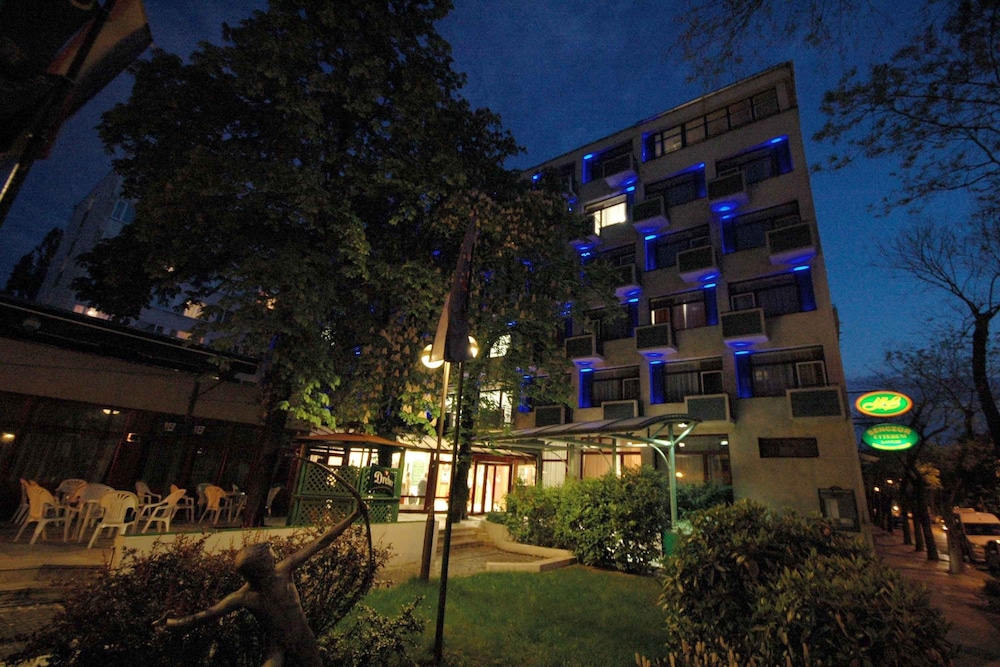 hotel benczur