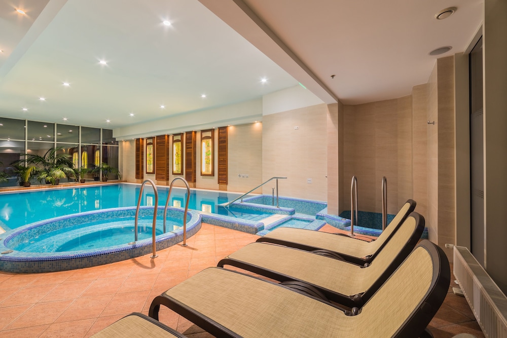 lions garden hotel