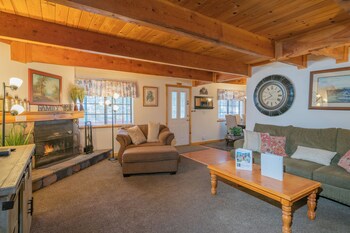 alpine escape by big bear cool cabins