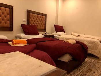 sun pyramids view inn