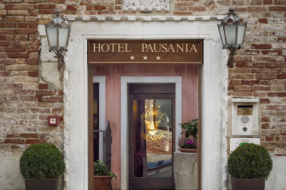 hotel pausania