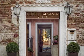 hotel pausania