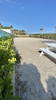 Seacoast By Miami Ambassadors,,3.5 star