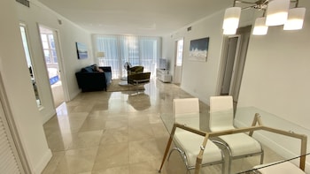 Seacoast By Miami Ambassadors,,3.5 star