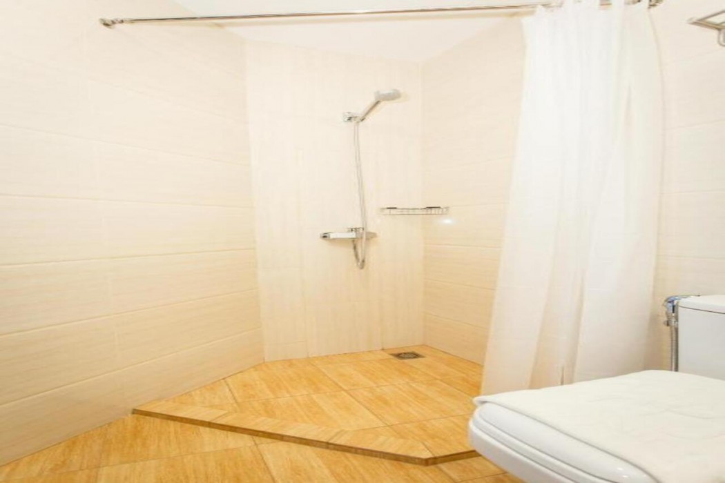 lintas platinum hotel