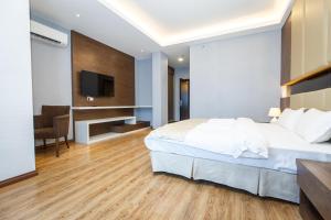 lintas platinum hotel