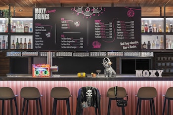 moxy hamburg city