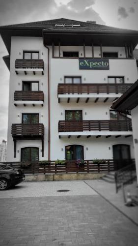 expecto apartments