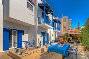 vitoraki evi