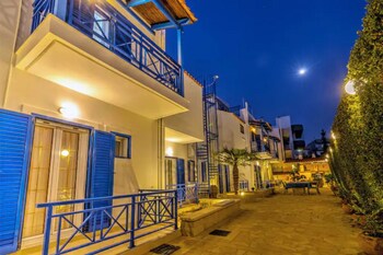 vitoraki evi