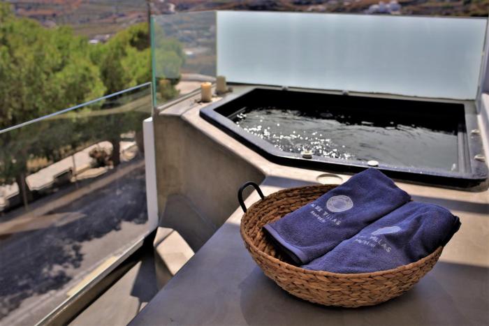 a lux villas santorini