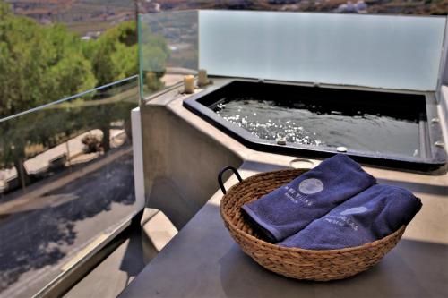 a lux villas santorini