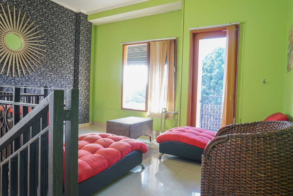 residences by reddoorz near kemang square