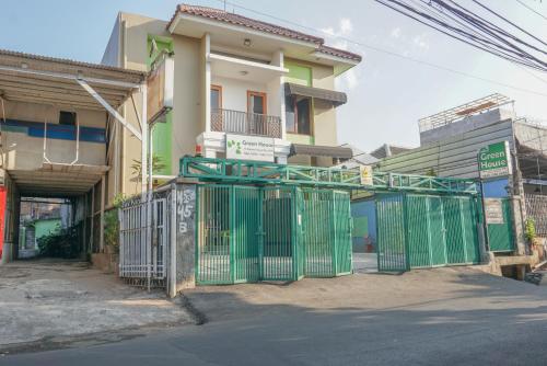 residences by reddoorz near kemang square