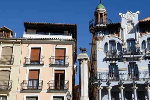 apartamentos plaza del torico