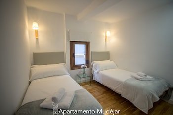 apartamentos plaza del torico