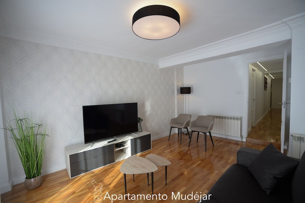 apartamentos plaza del torico